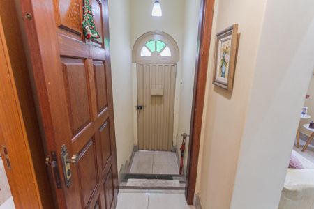 Casa à venda com 380m², 2 quartos e 3 vagas Casa à venda com 380m², 2 quartos e 3 vagasEntrada Principal