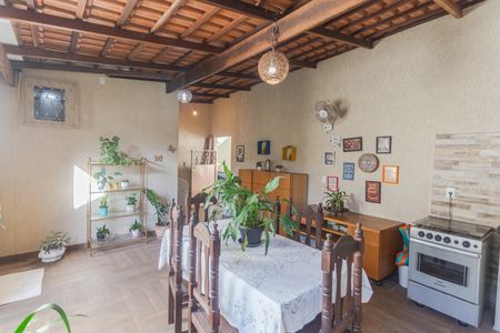 Casa à venda com 380m², 2 quartos e 3 vagas Casa à venda com 380m², 2 quartos e 3 vagasEspaço Gourmet