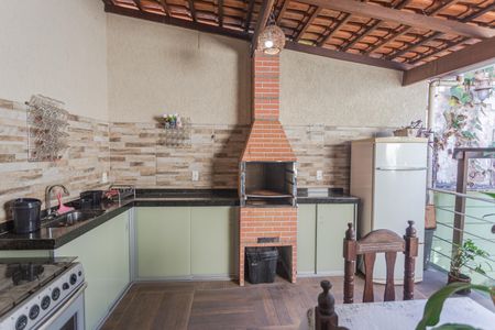 Casa à venda com 380m², 2 quartos e 3 vagas Casa à venda com 380m², 2 quartos e 3 vagasEspaço Gourmet