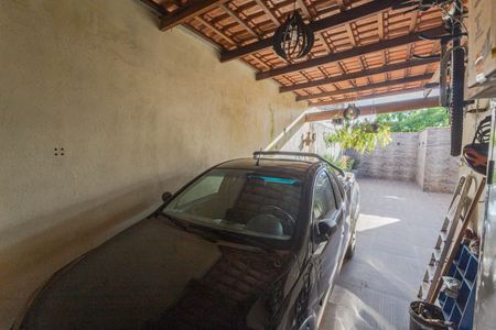 Casa à venda com 380m², 2 quartos e 3 vagas Casa à venda com 380m², 2 quartos e 3 vagasGaragem