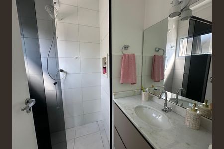 Casa de condomínio à venda com 57m², 2 quartos e 2 vagasBanheiro da Suíte 1