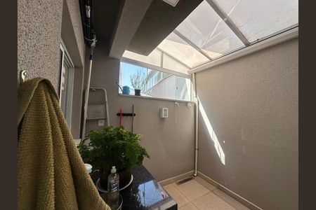 Casa de condomínio à venda com 57m², 2 quartos e 2 vagasQuintal