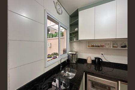 Casa de condomínio à venda com 57m², 2 quartos e 2 vagasCozinha