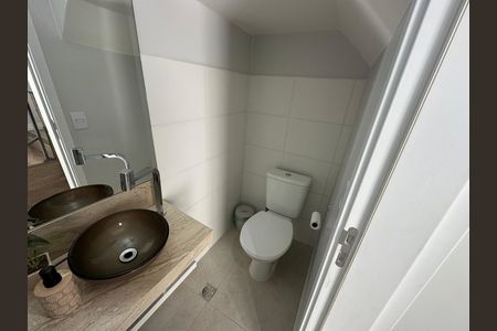Casa de condomínio à venda com 57m², 2 quartos e 2 vagasLavabo