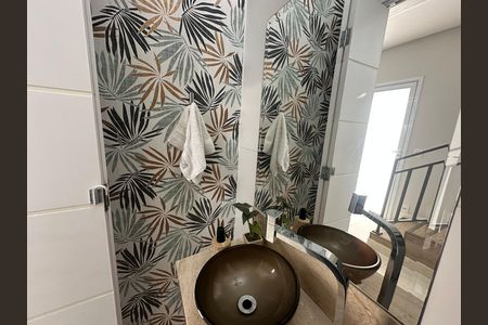Casa de condomínio à venda com 57m², 2 quartos e 2 vagasLavabo