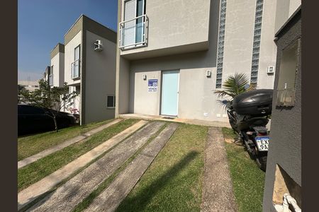 Casa de condomínio à venda com 57m², 2 quartos e 2 vagasFachada