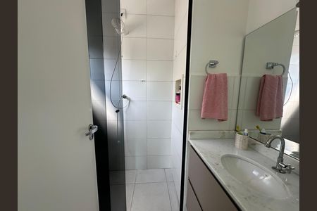 Casa de condomínio à venda com 57m², 2 quartos e 2 vagasBanheiro da Suíte 1