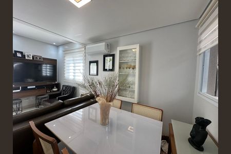 Casa de condomínio à venda com 57m², 2 quartos e 2 vagasSala