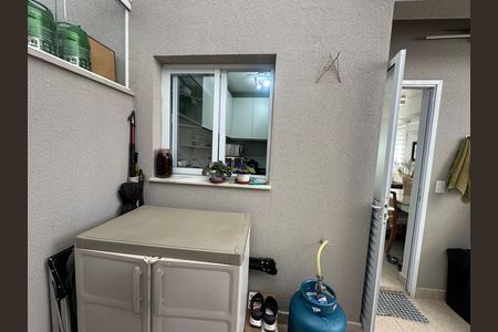 Casa de condomínio à venda com 57m², 2 quartos e 2 vagasQuintal