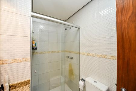 Banheiro de apartamento à venda com 1 quarto, 50m² em Bela Vista, Porto Alegre