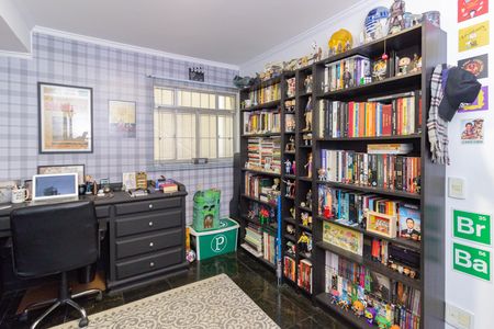 Casa à venda com 280m², 4 quartos e 2 vagasEscritório
