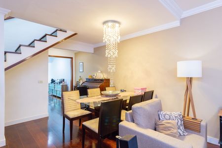 Casa à venda com 280m², 4 quartos e 2 vagasSala
