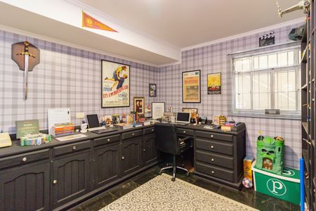Casa à venda com 280m², 4 quartos e 2 vagasEscritório