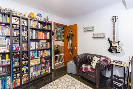 Casa à venda com 280m², 4 quartos e 2 vagasEscritório