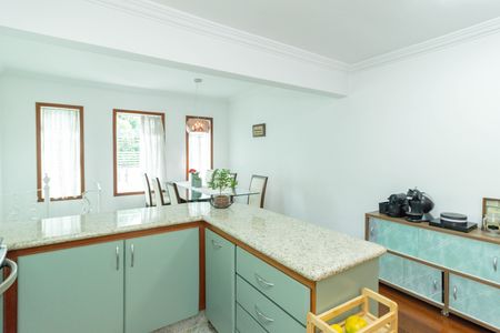 Casa à venda com 280m², 4 quartos e 2 vagasCozinha