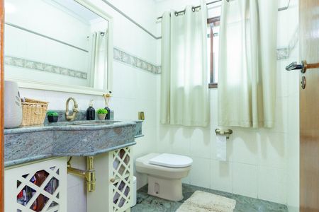 Casa à venda com 280m², 4 quartos e 2 vagasBanheiro 2