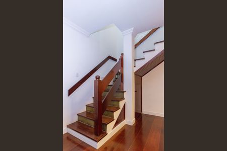 Casa à venda com 280m², 4 quartos e 2 vagasSala (Escada)
