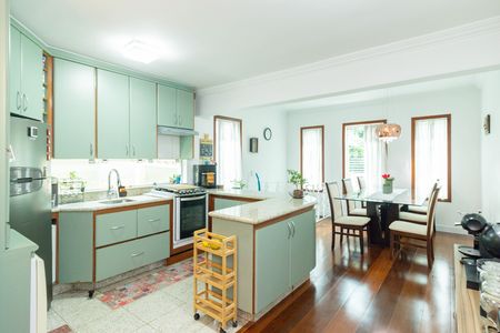 Casa à venda com 280m², 4 quartos e 2 vagasCozinha
