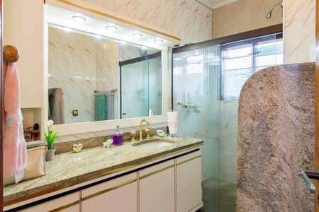 Casa à venda com 280m², 4 quartos e 2 vagasBanheiro Quarto 1