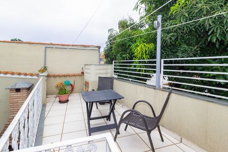 Casa à venda com 280m², 4 quartos e 2 vagasVaranda Superior dos Fundos