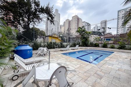 Apartamento à venda com 105m², 3 quartos e 2 vagas Apartamento à venda com 105m², 3 quartos e 2 vagasÁrea comum - Piscina