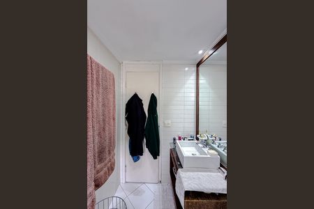 Apartamento à venda com 105m², 3 quartos e 2 vagas Apartamento à venda com 105m², 3 quartos e 2 vagasBanheiro da Suíte