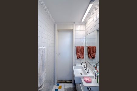 Apartamento à venda com 105m², 3 quartos e 2 vagas Apartamento à venda com 105m², 3 quartos e 2 vagasBanheiro da Suíte