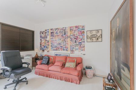 Apartamento à venda com 290m², 3 quartos e 3 vagas Apartamento à venda com 290m², 3 quartos e 3 vagasSuíte 2