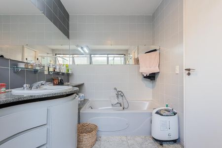 Apartamento à venda com 290m², 3 quartos e 3 vagas Apartamento à venda com 290m², 3 quartos e 3 vagasBanheiro da Suíte 3