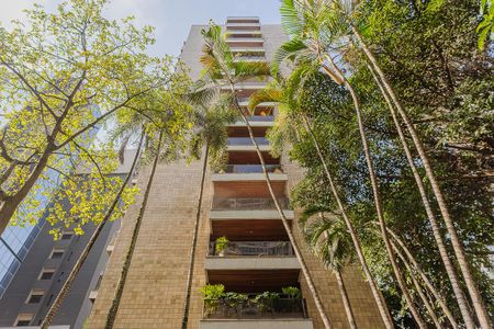 Apartamento à venda com 290m², 3 quartos e 3 vagas Apartamento à venda com 290m², 3 quartos e 3 vagasFachada
