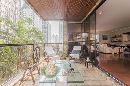 Apartamento à venda com 290m², 3 quartos e 3 vagas Apartamento à venda com 290m², 3 quartos e 3 vagasVaranda da Sala