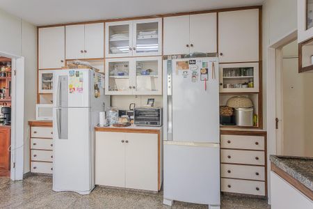 Apartamento à venda com 290m², 3 quartos e 3 vagas Apartamento à venda com 290m², 3 quartos e 3 vagasCozinha
