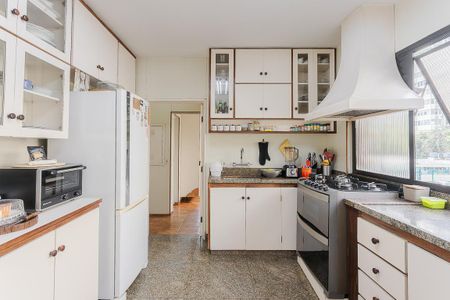 Apartamento à venda com 290m², 3 quartos e 3 vagas Apartamento à venda com 290m², 3 quartos e 3 vagasCozinha