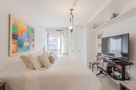 Apartamento à venda com 290m², 3 quartos e 3 vagas Apartamento à venda com 290m², 3 quartos e 3 vagasSuíte 3