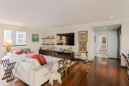 Apartamento à venda com 290m², 3 quartos e 3 vagas Apartamento à venda com 290m², 3 quartos e 3 vagasSala