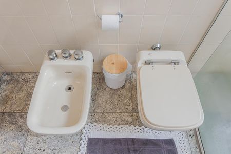 Apartamento à venda com 290m², 3 quartos e 3 vagas Apartamento à venda com 290m², 3 quartos e 3 vagasBanheiro da Suíte 2