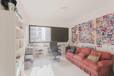Apartamento à venda com 290m², 3 quartos e 3 vagas Apartamento à venda com 290m², 3 quartos e 3 vagasSuíte 2