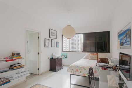Apartamento à venda com 290m², 3 quartos e 3 vagas Apartamento à venda com 290m², 3 quartos e 3 vagasSuíte 1