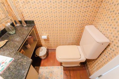 Apartamento à venda com 290m², 3 quartos e 3 vagas Apartamento à venda com 290m², 3 quartos e 3 vagasLavabo