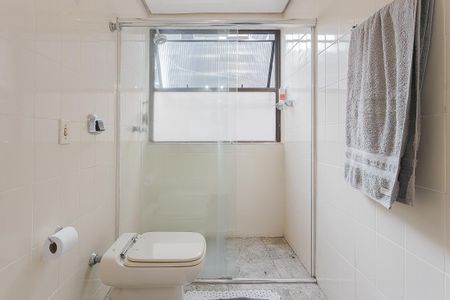 Apartamento à venda com 290m², 3 quartos e 3 vagas Apartamento à venda com 290m², 3 quartos e 3 vagasBanheiro da Suíte 2