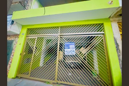 Casa para alugar com 70m², 1 quarto e 1 vagaPlaca instalada na fachada do imóvel 