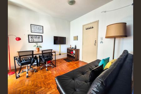 Studio à venda com 30m², 1 quarto e sem vaga Studio à venda com 30m², 1 quarto e sem vagaSala/Quarto