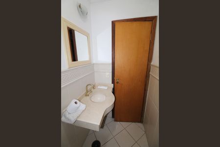 Casa para alugar com 1500m², 5 quartos e 5 vagasBanheiro