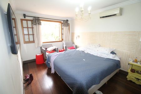 Casa para alugar com 1500m², 5 quartos e 5 vagasSuíte 3
