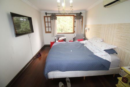 Casa para alugar com 1500m², 5 quartos e 5 vagasSuíte 3