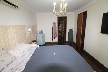 Casa para alugar com 1500m², 5 quartos e 5 vagasSuíte 3