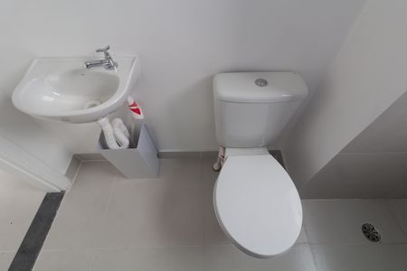 Apartamento para alugar com 42m², 2 quartos e sem vaga Apartamento para alugar com 42m², 2 quartos e sem vagaBanheiro