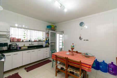 Casa para alugar com 120m², 3 quartos e 2 vagas Casa para alugar com 120m², 3 quartos e 2 vagasCozinha