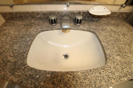 Casa à venda com 301m², 4 quartos e 6 vagasBanheiro 1