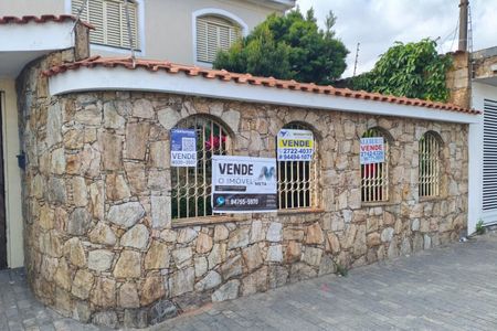 Casa à venda com 301m², 4 quartos e 6 vagasFachada